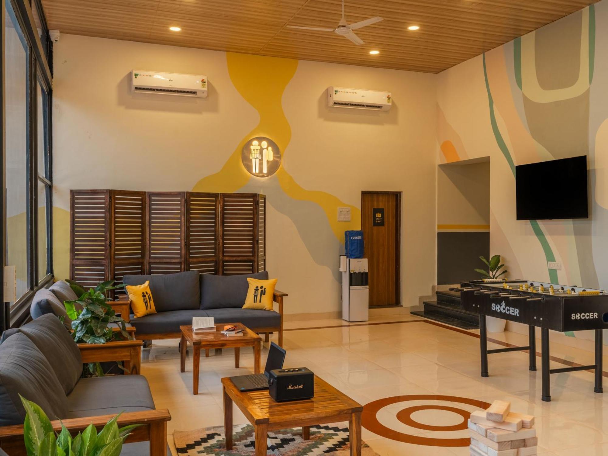 The Hosteller Lonavala, City Centre Exterior photo